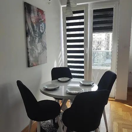 Bianco Rosso Скоп'є