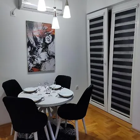 Bianco Rosso Apartment *