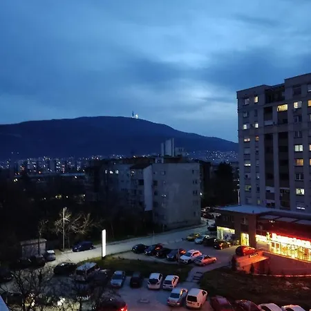 Bianco Rosso Скоп'є