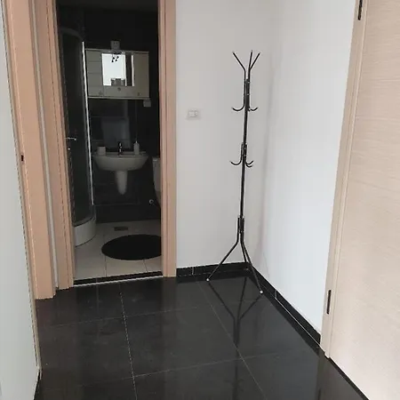 Bianco Rosso Apartment *